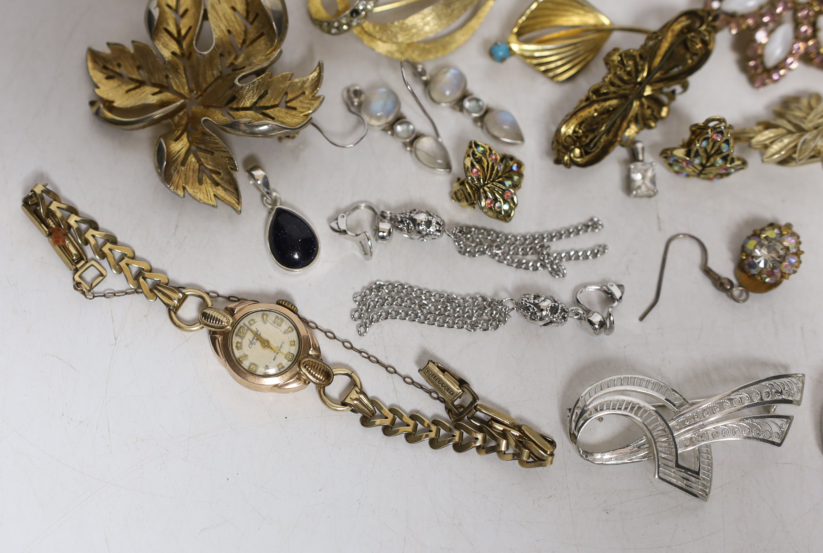 A mixed group of wrist watches including Rotary and 9ct gold Accurist and jewellery including 925 and costume.